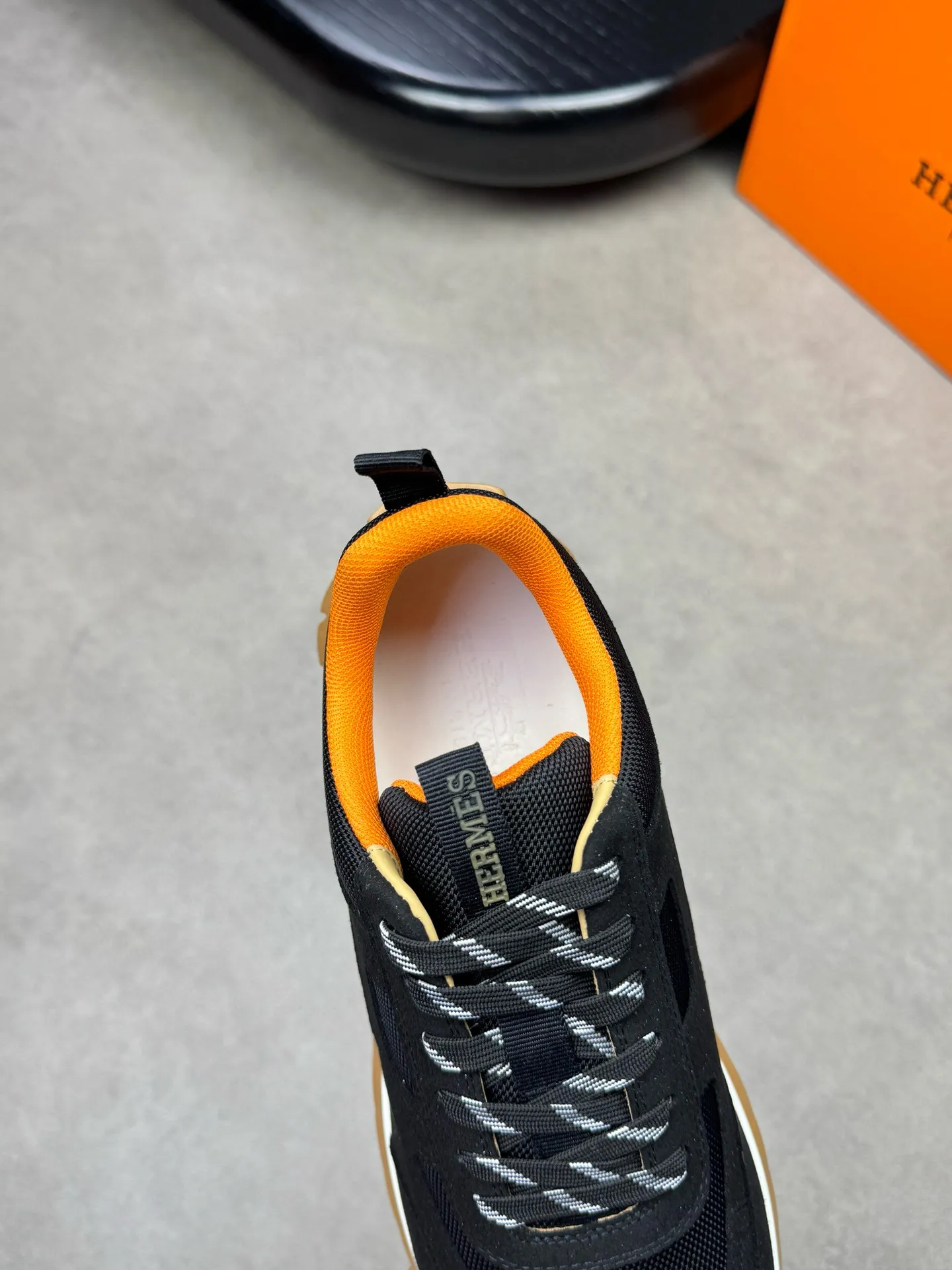 [HERMES] Hermès men's shoes 💰680💰 - high-end quality original items 🔍🔍🔍 casual sports shoes - upper: 🔝 suede environmentally friendly leather, brand high mercerized canvas body with forged ´H´ totem, tongue webbing injection molded brand logo - lining: brand canvas, foot pads; water-dyed cowhide -Outsole: ultra-light T men's shoes 💰U foam; two-color molded outsole -Ultra-high quality control, fine workmanship: highlighted (high-end, extravagance, grade) -Size: 39-44 (38, 45, can be customized)